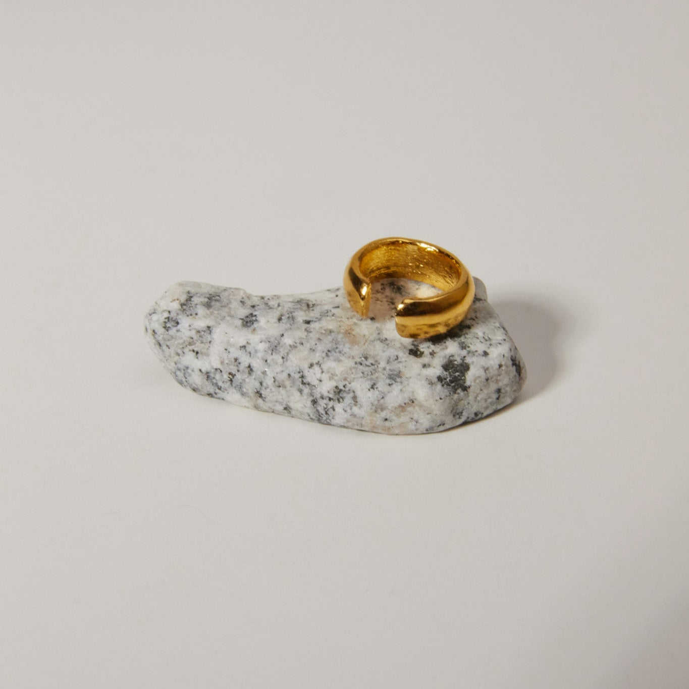 Linea Ear Cuff