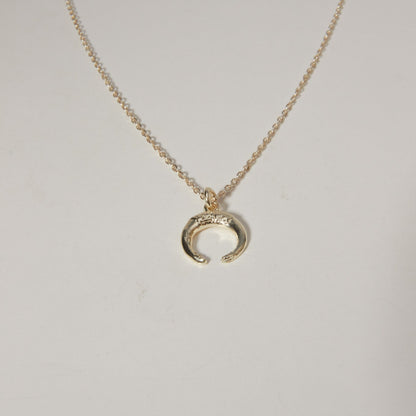 Cadena Luna Charm