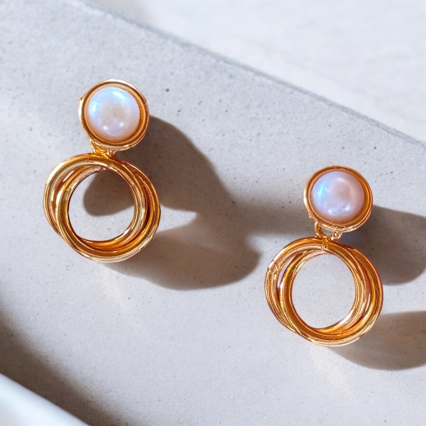 Circle Pearls Studs